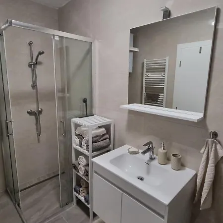 Iva Apartman *